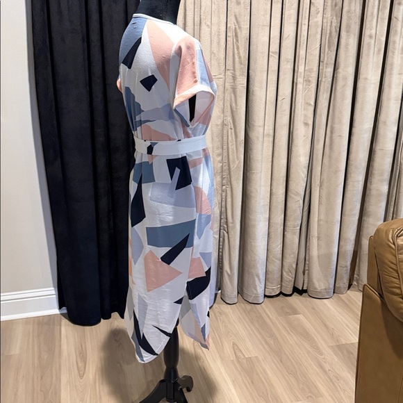 Abstract Patterned Midi Dress - Picture 7 of 9